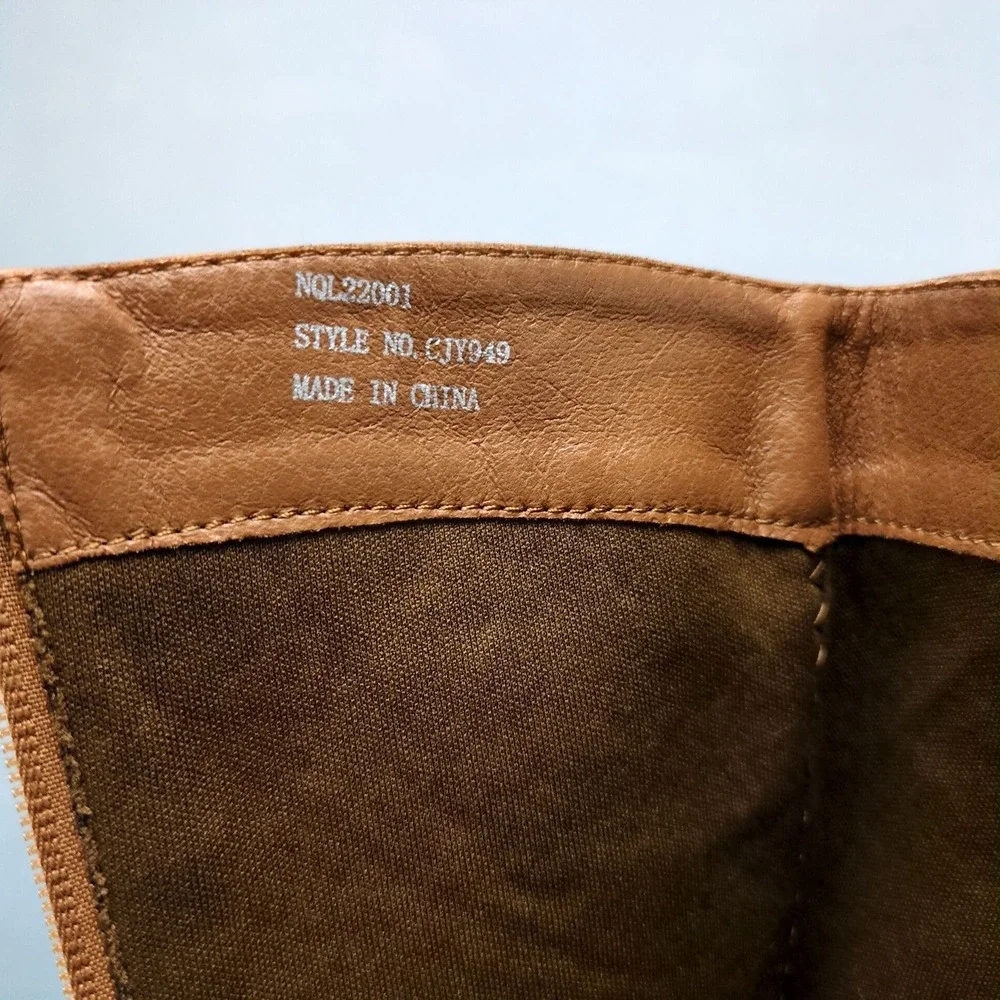 Vepose Camel Quilted Riding Boots Womens 8 Knee-High Side Zip Buckle Low Heel